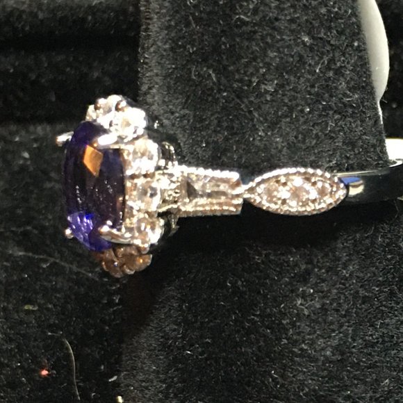 ring - Picture 2 of 4